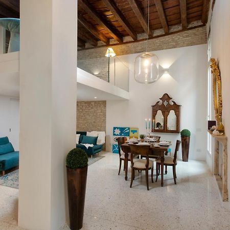 Апартаменты Italiahaus - Ca' Olivo Loft With Canal View In Rialto Венеция Экстерьер фото